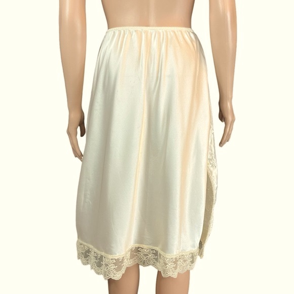 Victoria’s Secret Jewels by SLT Vintage Half Slip, Cream |L - Picture 11 of 17